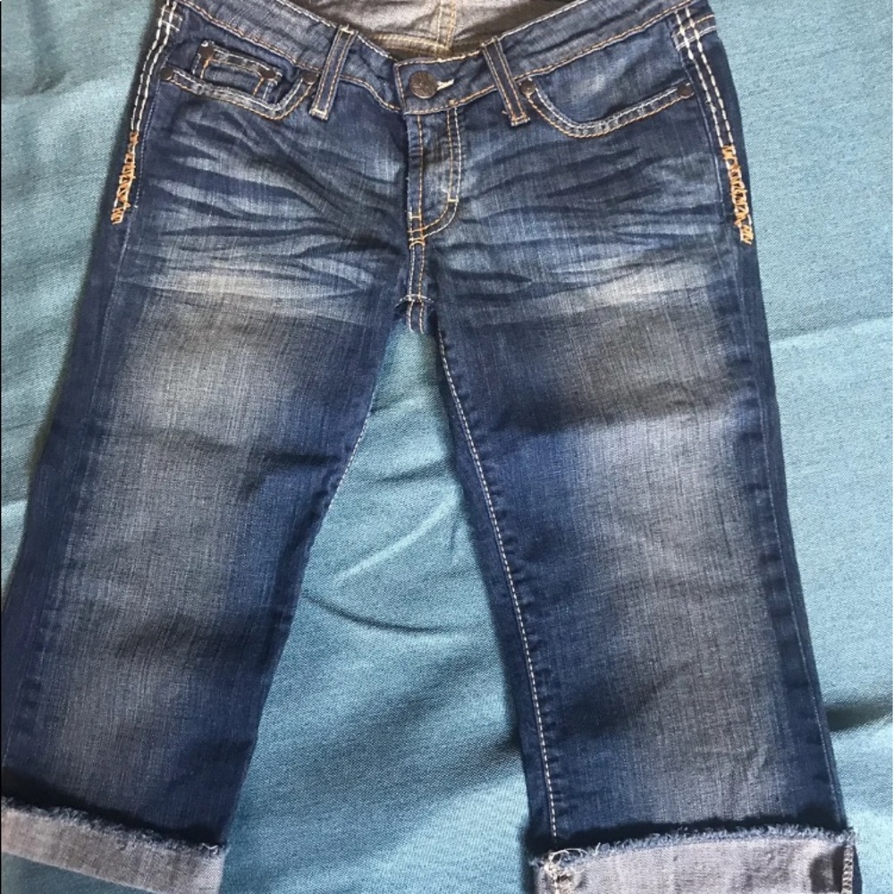 BKE Stella Capri jeans from the buckle